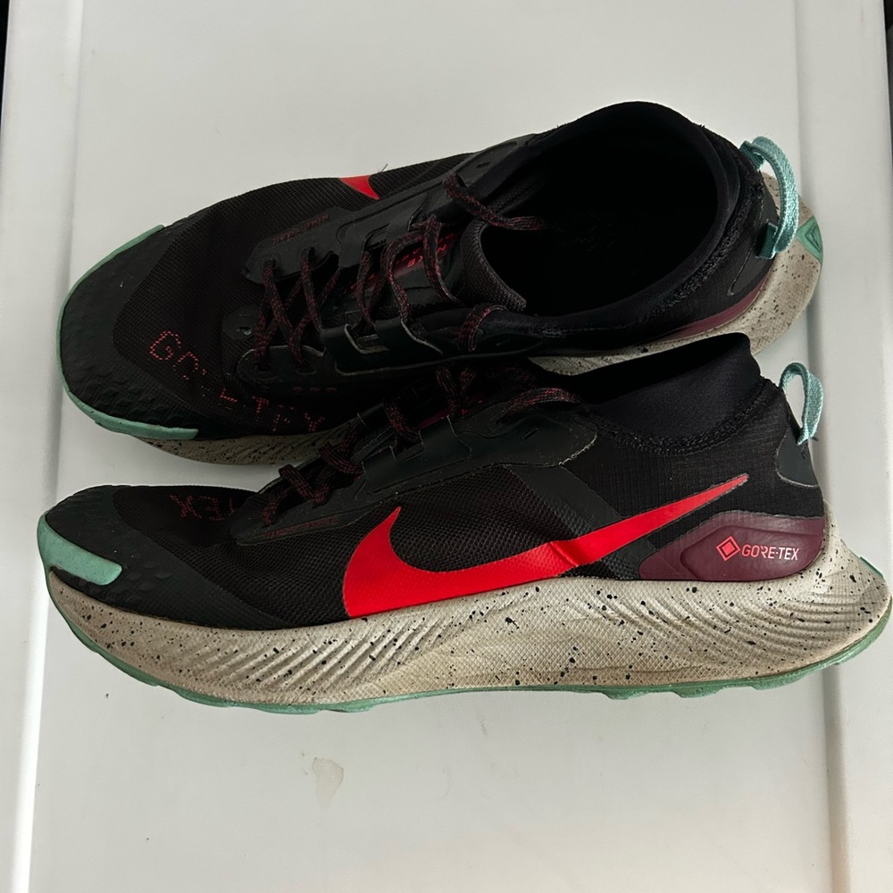 Nike Black and Teal Athletic Shoes